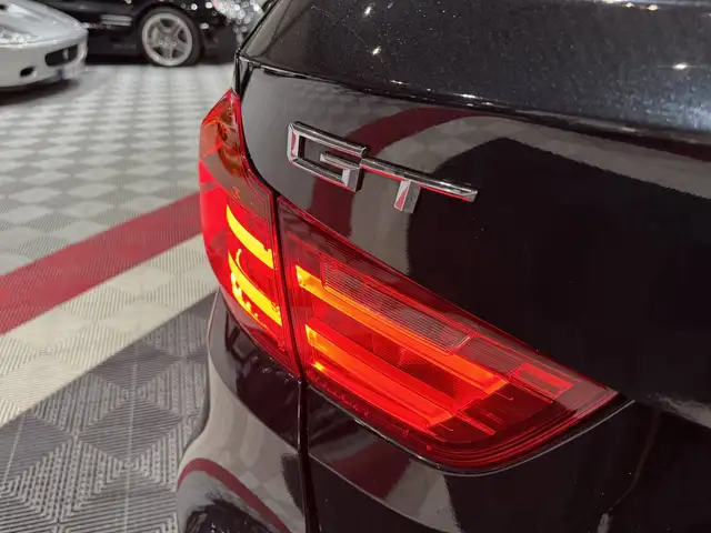 BMW 3 Series view 13