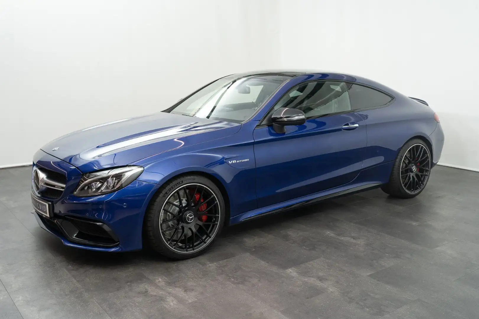 Mercedes-Benz C 63 AMG S Coupé Blau - 1