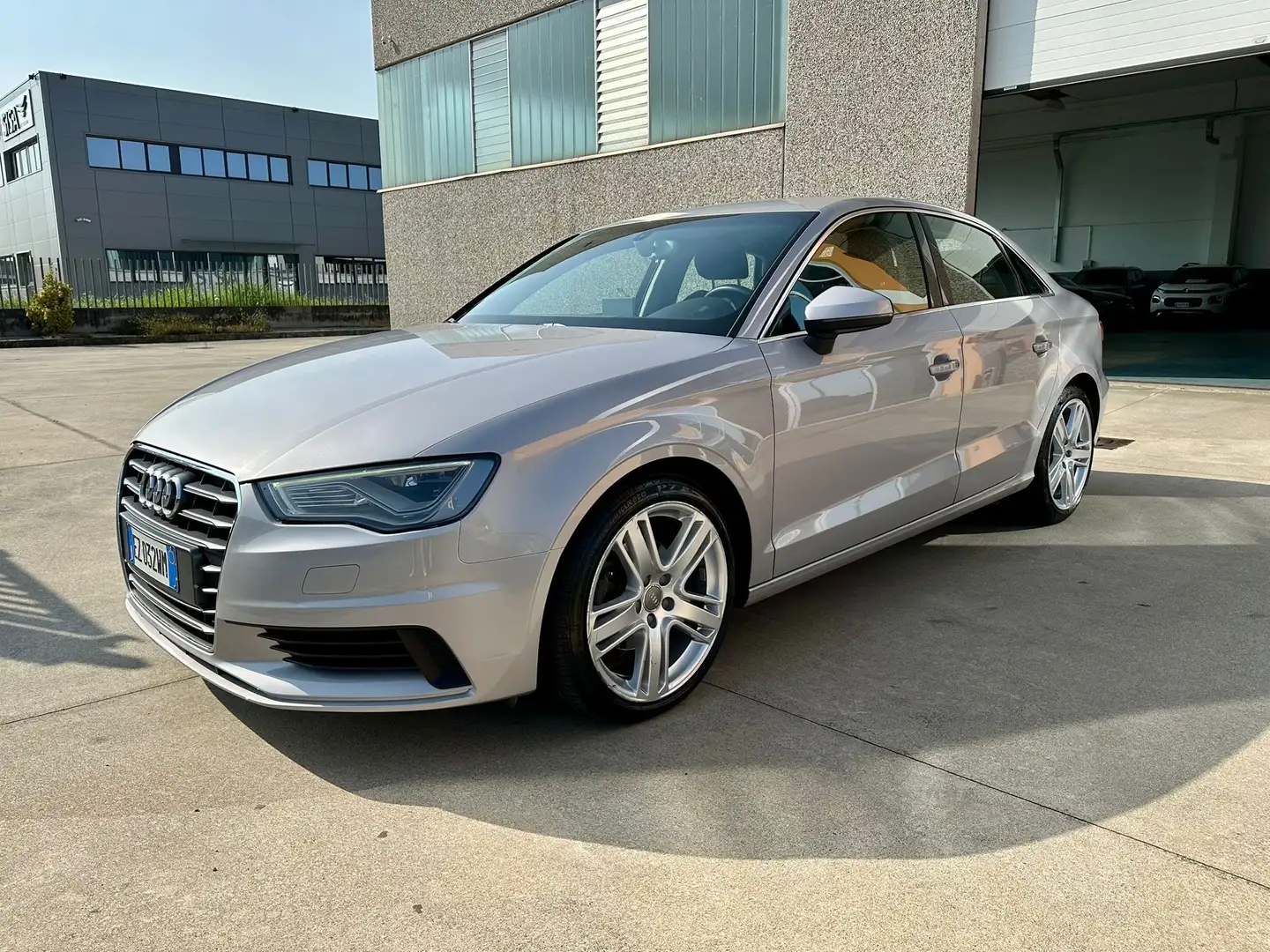 Audi A3 Sedan 1.6 tdi Ambition 110cv s-tronic E6 - 1