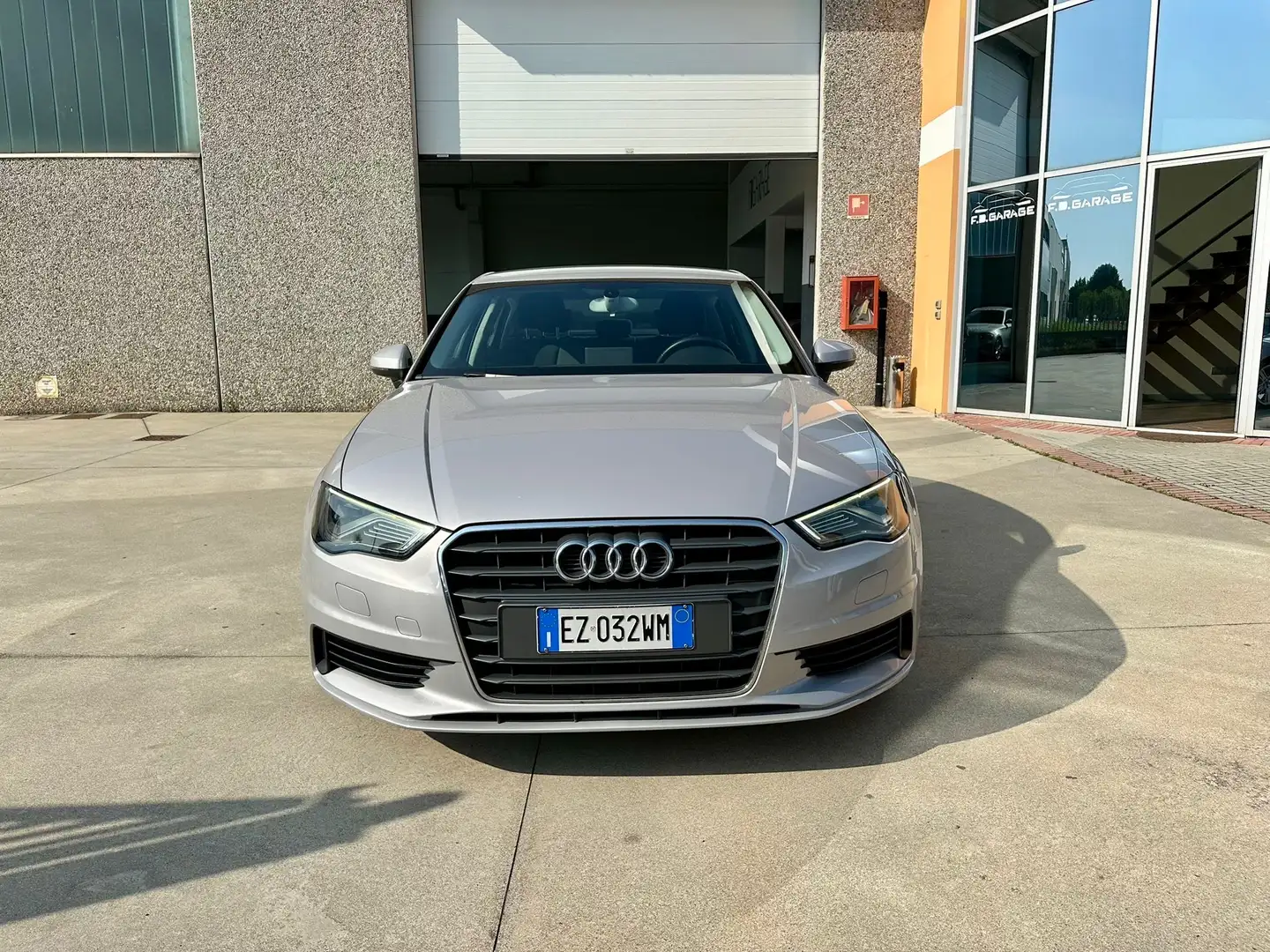 Audi A3 Sedan 1.6 tdi Ambition 110cv s-tronic E6 - 2