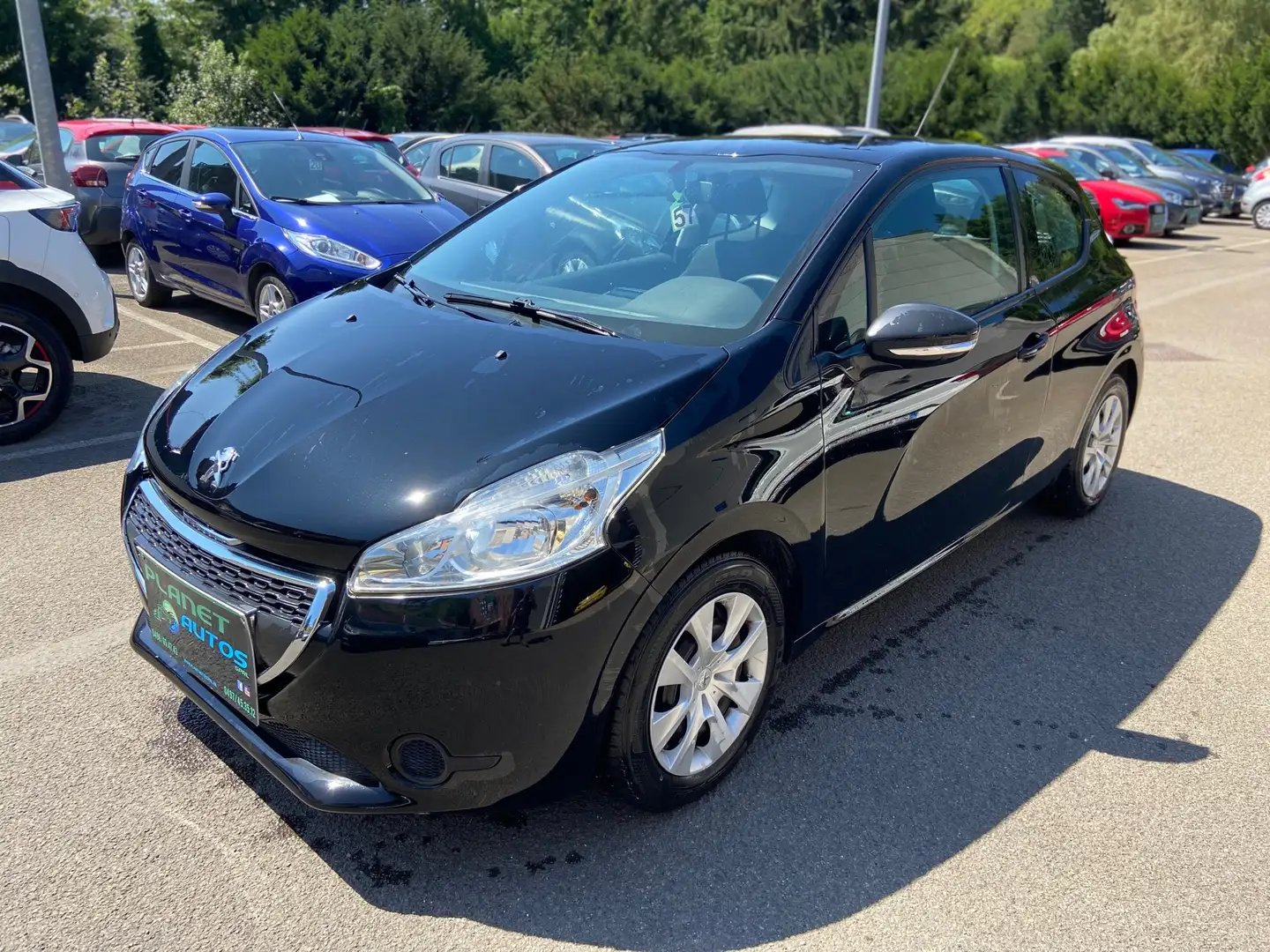 Peugeot 208 1.0i ESSENCE 68 CV VENTE UNIQUEMT MARCHAND/EXPORT Zwart - 1