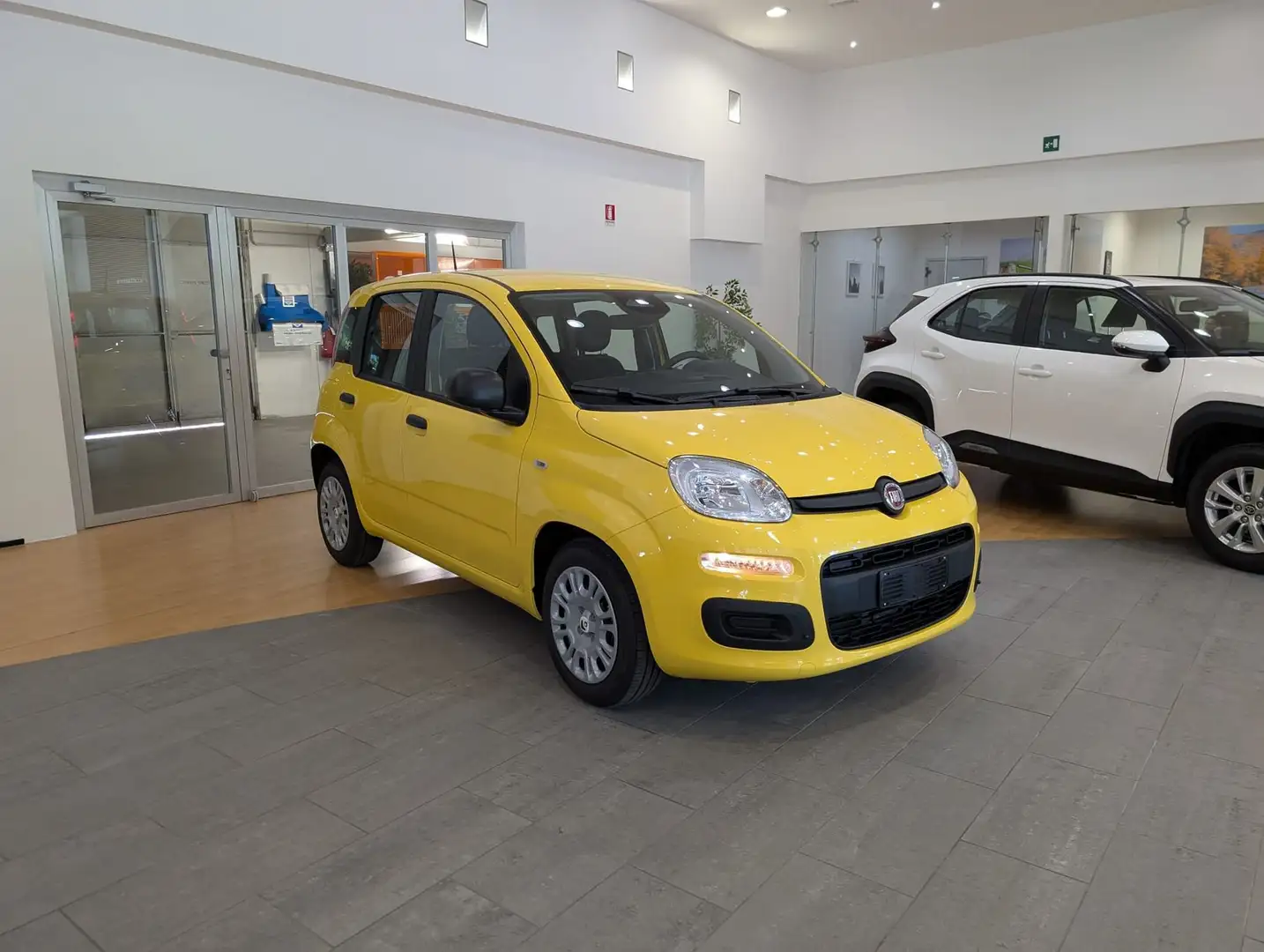 Fiat Panda 1.0 FireFly 65cv S&S 6m Hybrid Icon Giallo - 2