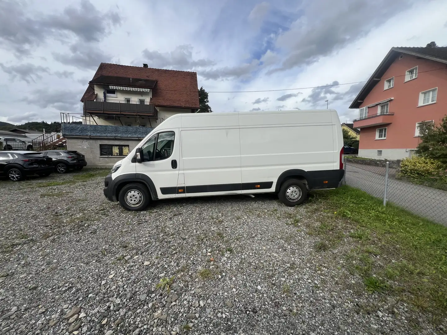 Peugeot Boxer Bus 3000 L1H1 BlueHDi 140 S&S 6-Gang - 1