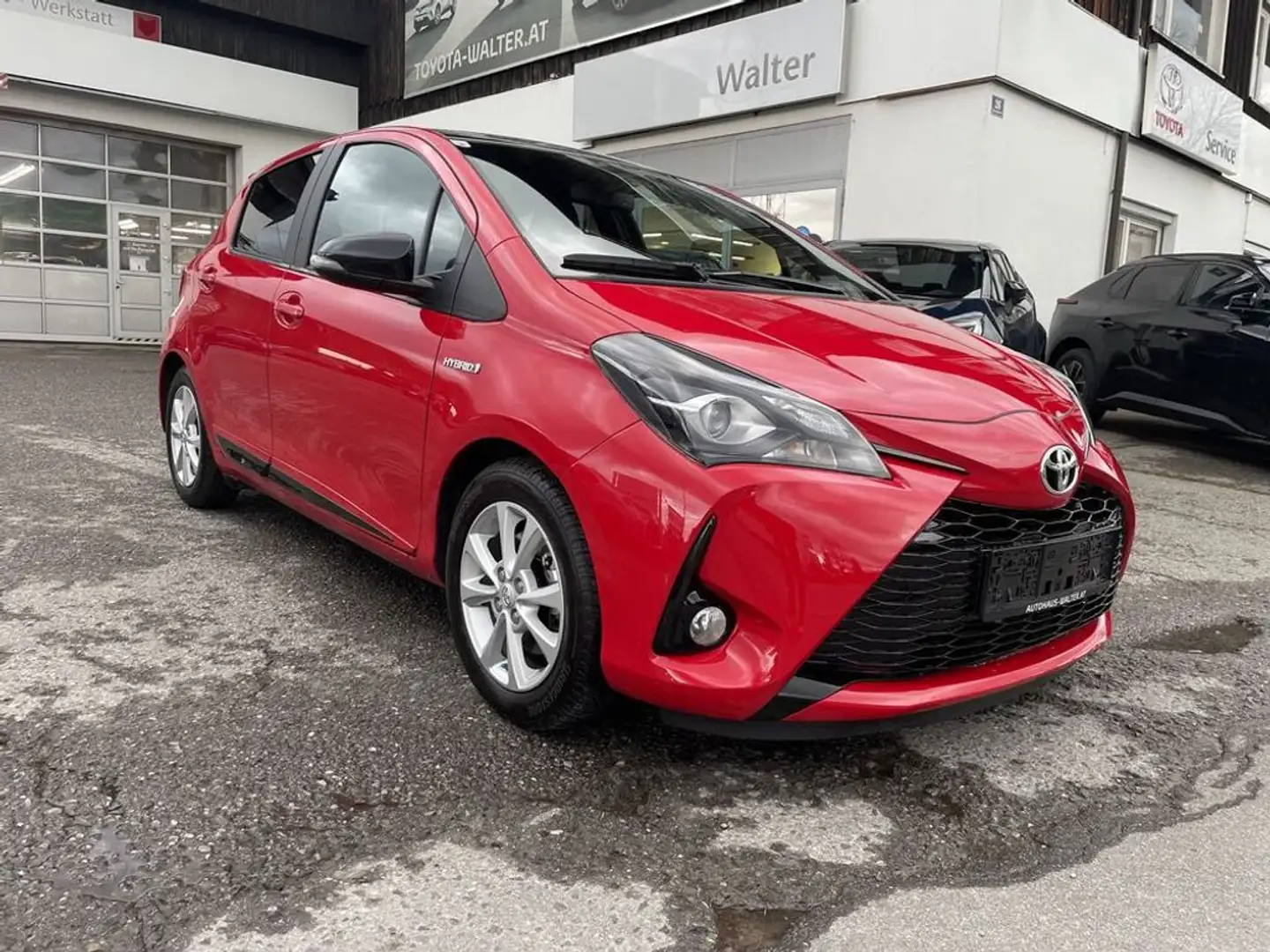Toyota Yaris 1,5 VVT-i Hybrid GR-S Rot - 1