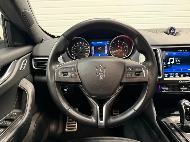 Maserati Levante view 11