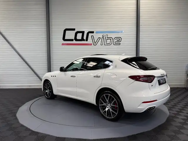 Maserati Levante view 6
