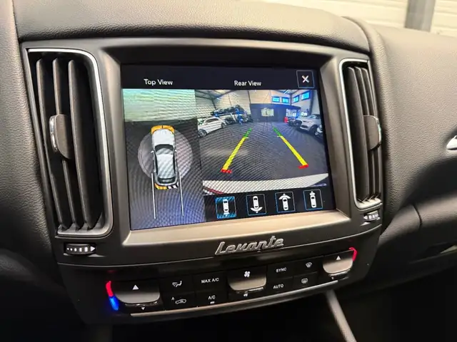 Maserati Levante view 15