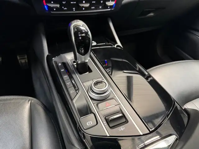 Maserati Levante view 13