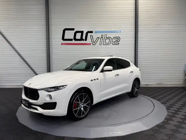 Maserati Levante view 8