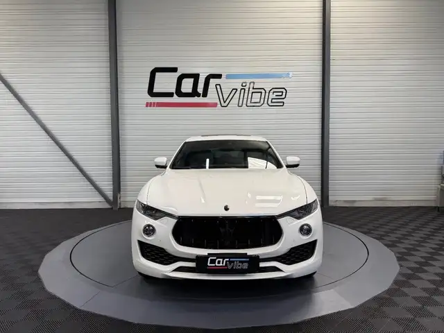 Maserati Levante view 9
