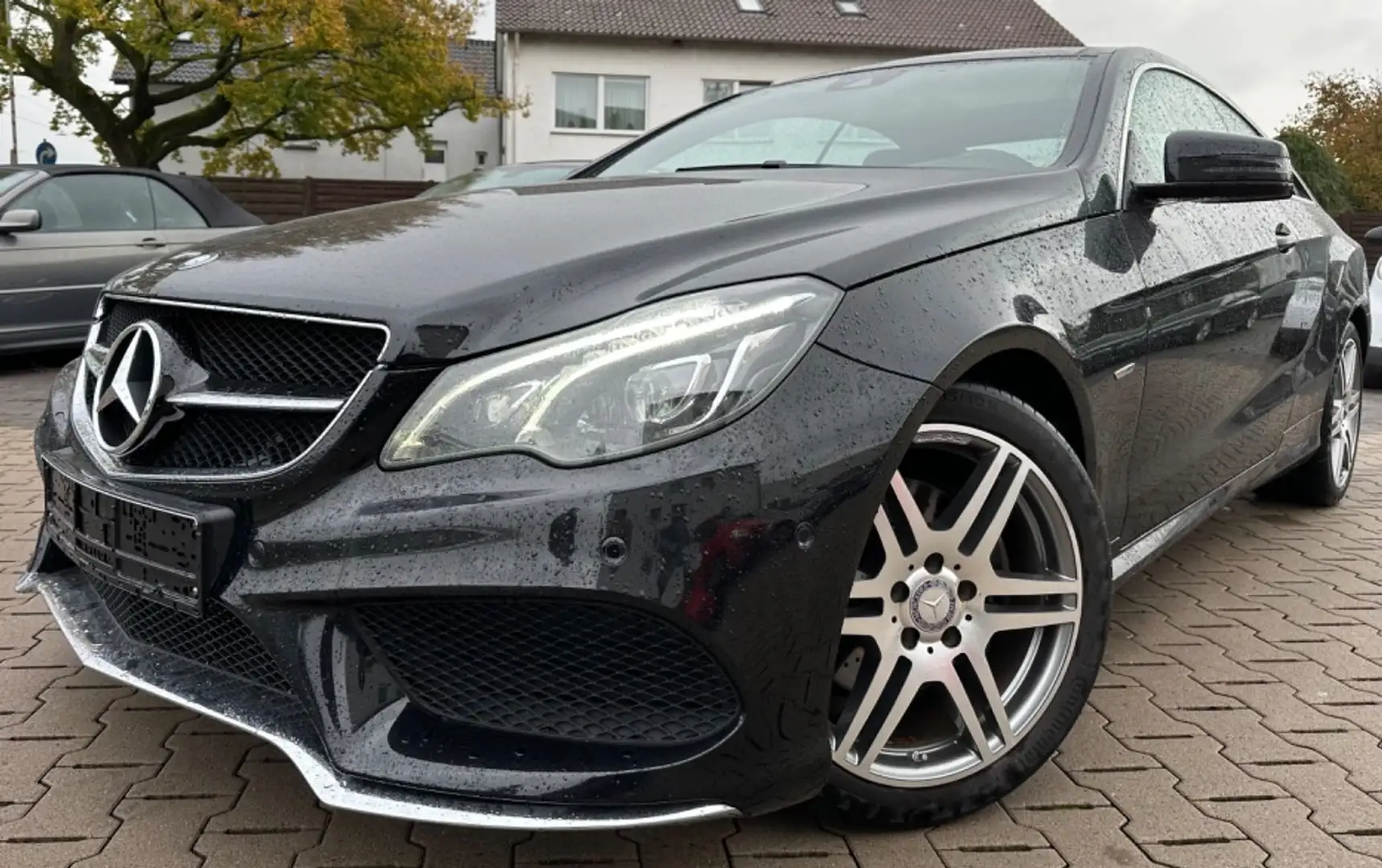 Mercedes-Benz E 200 Coupe AMG Sport Edition,Leder,Pano,Automat Schwarz - 1