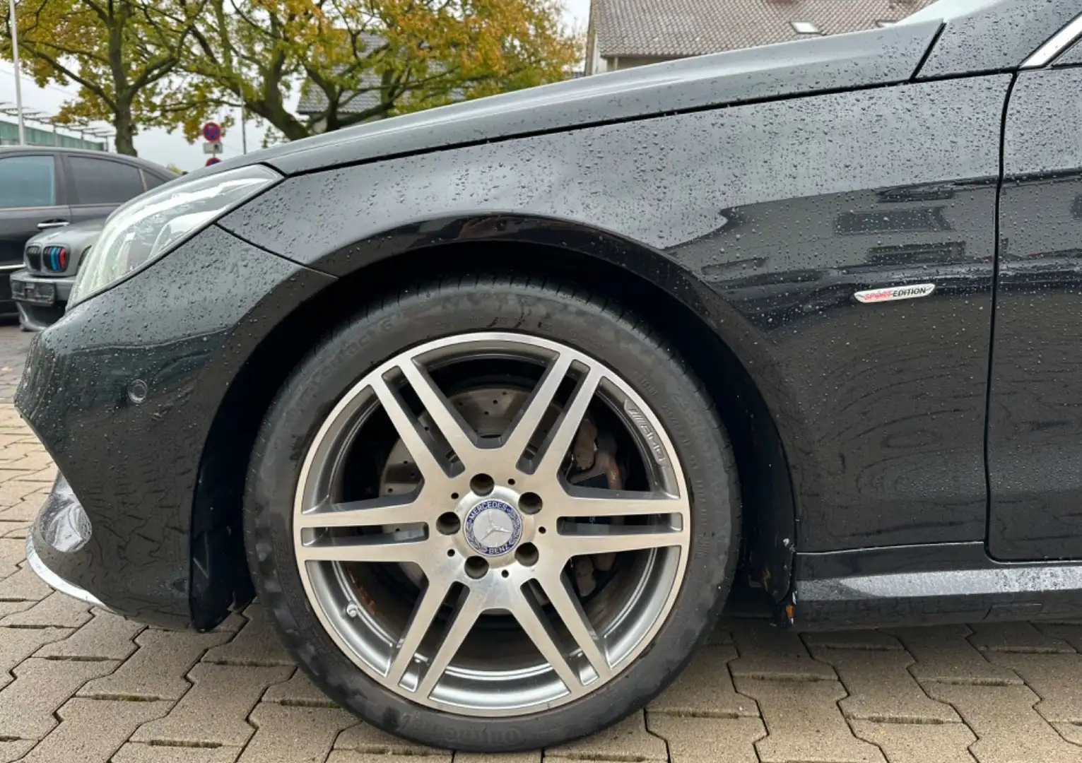 Mercedes-Benz E 200 Coupe AMG Sport Edition,Leder,Pano,Automat Schwarz - 2