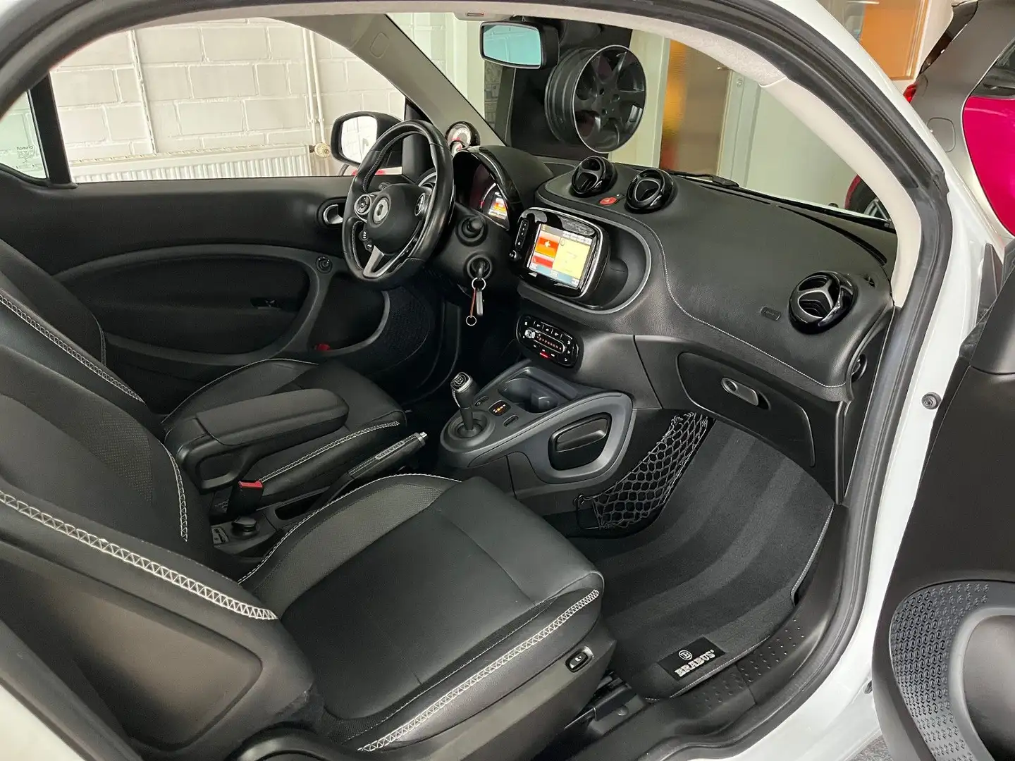 smart forTwo BRABUS Xclusive 109/ 122 PS Navi Kamera 1 Hand Weiß - 2