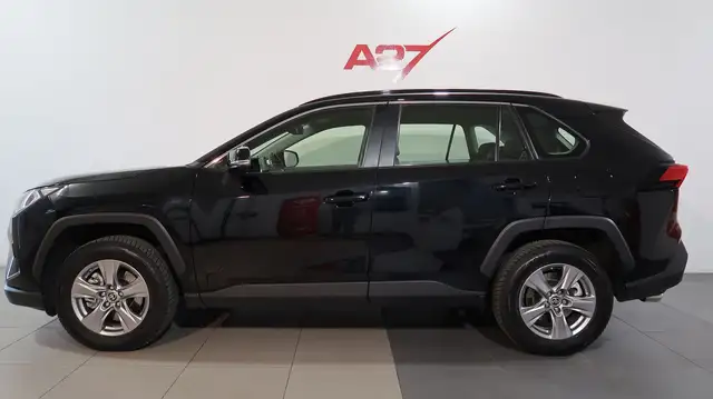 Toyota RAV4 view 3