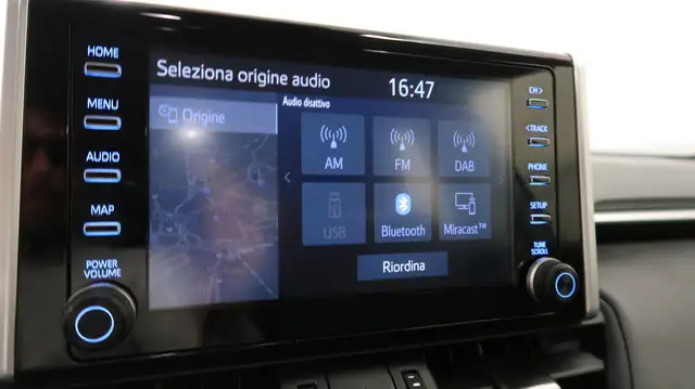 Toyota RAV4 view 16