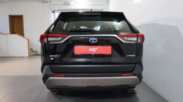 Toyota RAV4 view 9