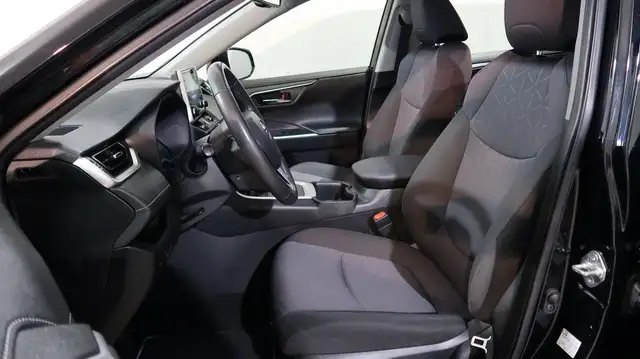 Toyota RAV4 view 4