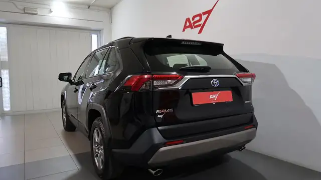 Toyota RAV4 view 13