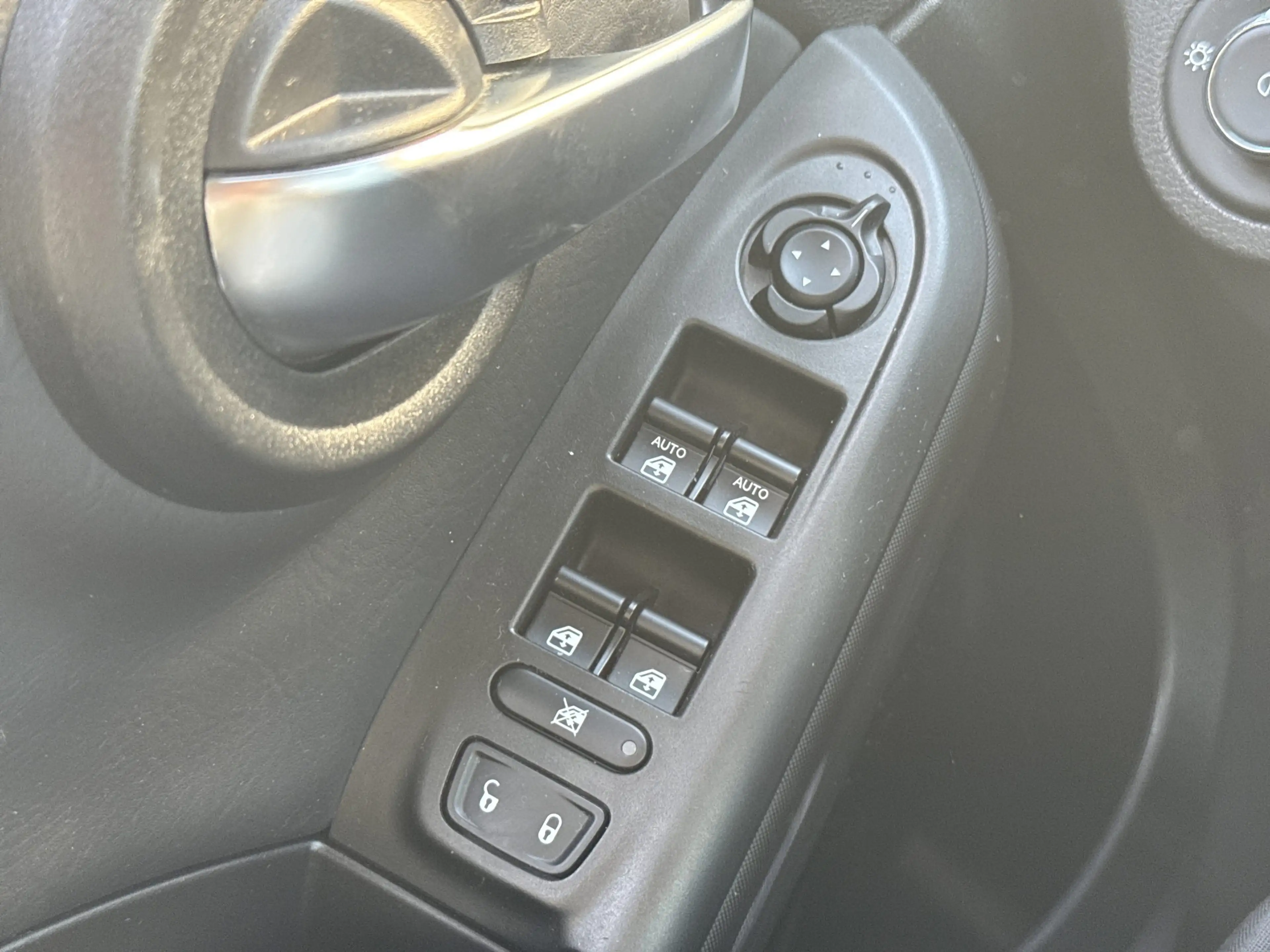 Fiat 500X 1.0 GSE Lounge Navi+2xKlima+KlimaA+LM+PDC — photo 14