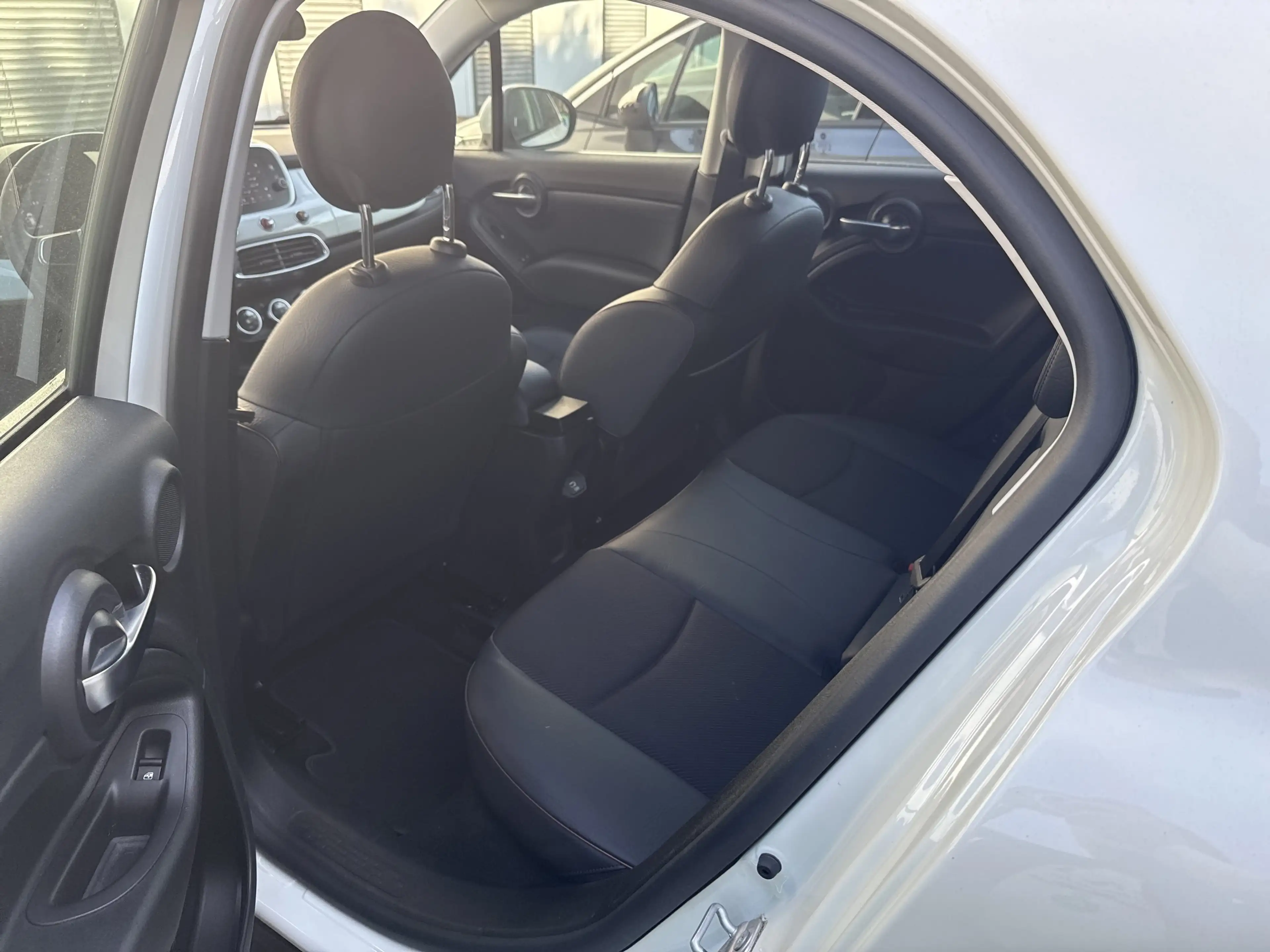 Fiat 500X 1.0 GSE Lounge Navi+2xKlima+KlimaA+LM+PDC — photo 16