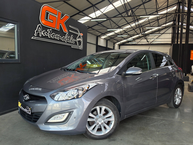 Hyundai i30 1.6Crdi Exclusive // Gps // Camera // Led