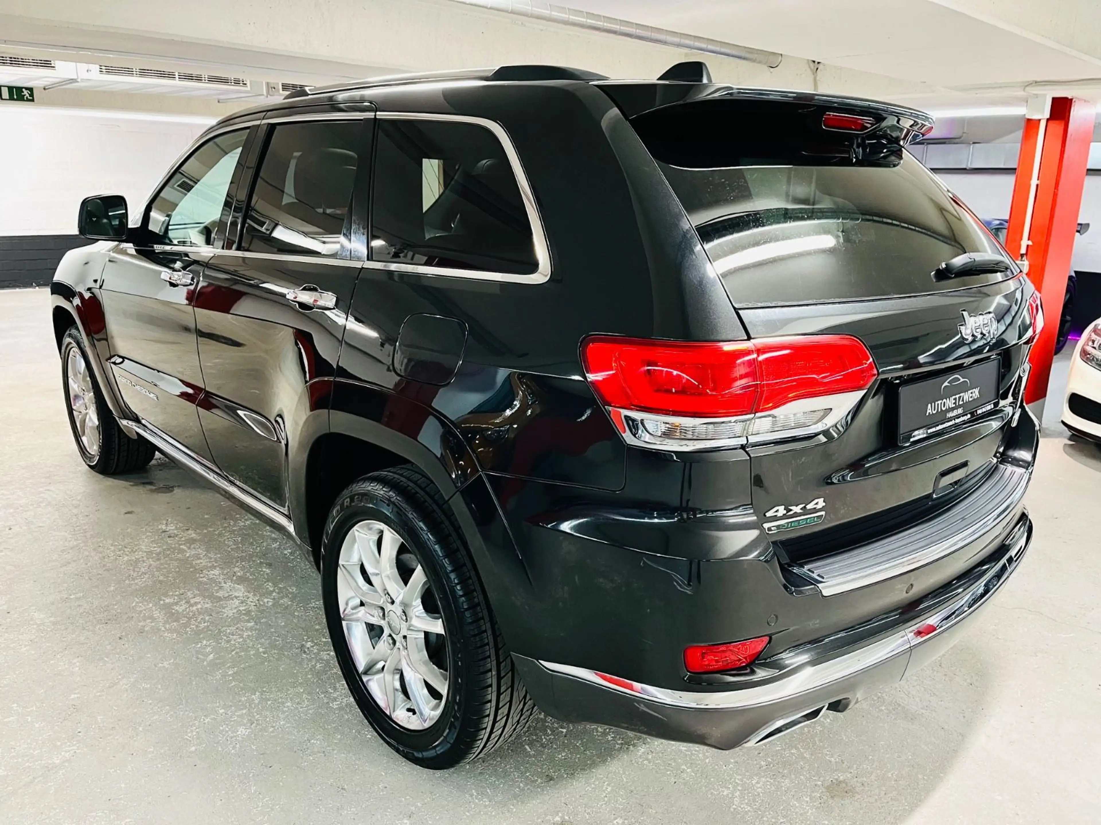Jeep Grand Cherokee 3.0 CRD Summit 4x4 Panoramadach — photo 4