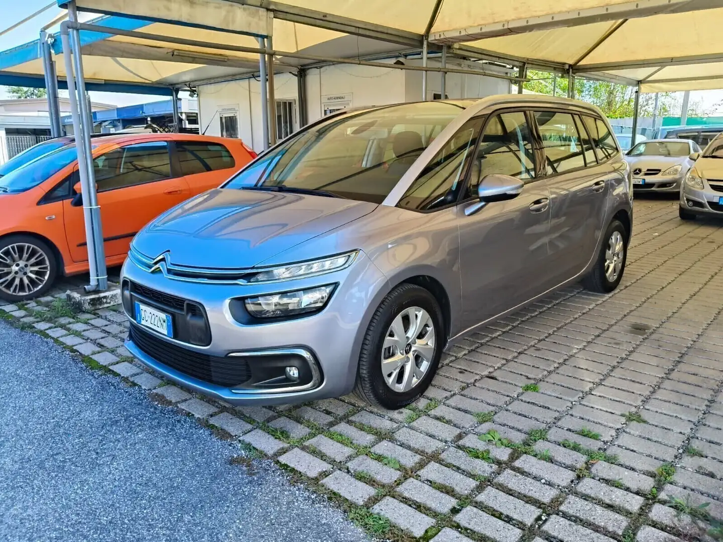 Citroen Grand C4 SpaceTourer Grand C4 SpaceTourer BlueHDi 130 S&S Shine Pack Grau - 1