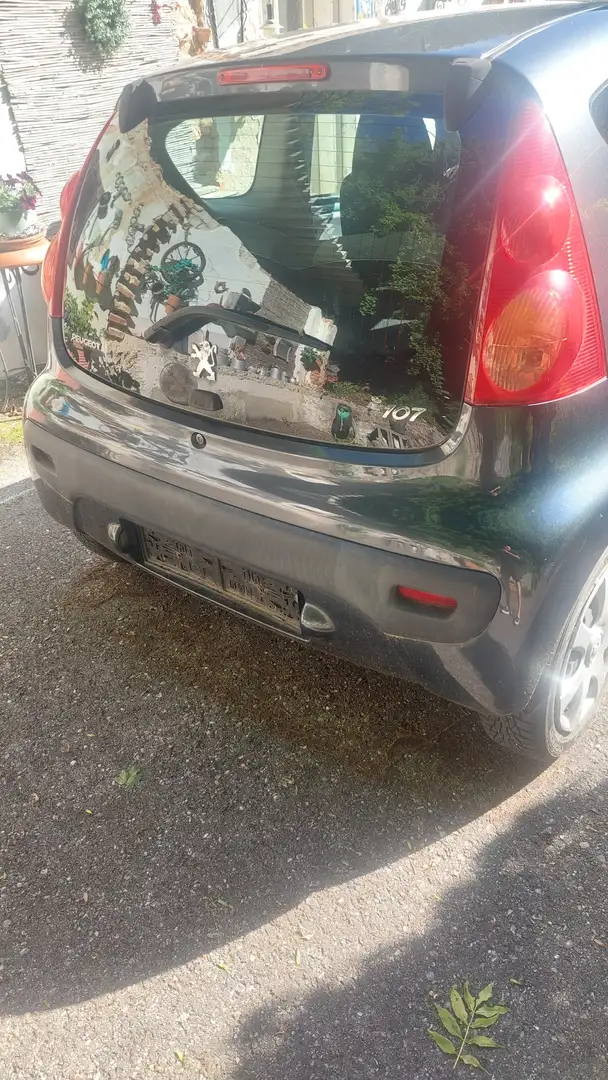 Peugeot 107 Junior 1,0 12V Grau - 2