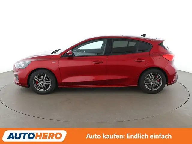 Ford Focus view 3