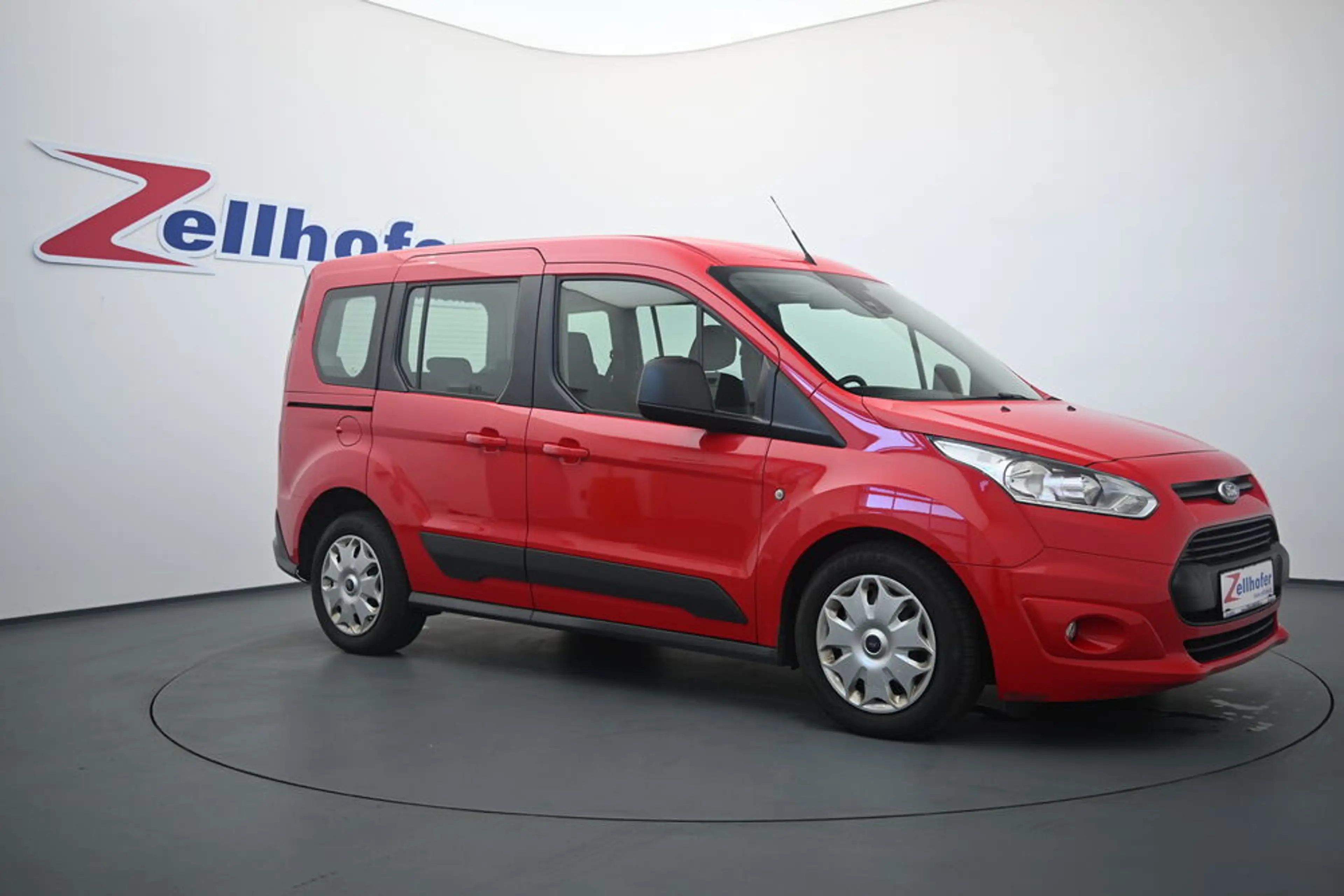 Ford Tourneo Connect Trend 1,5 TDCi Start/Stop — photo 2