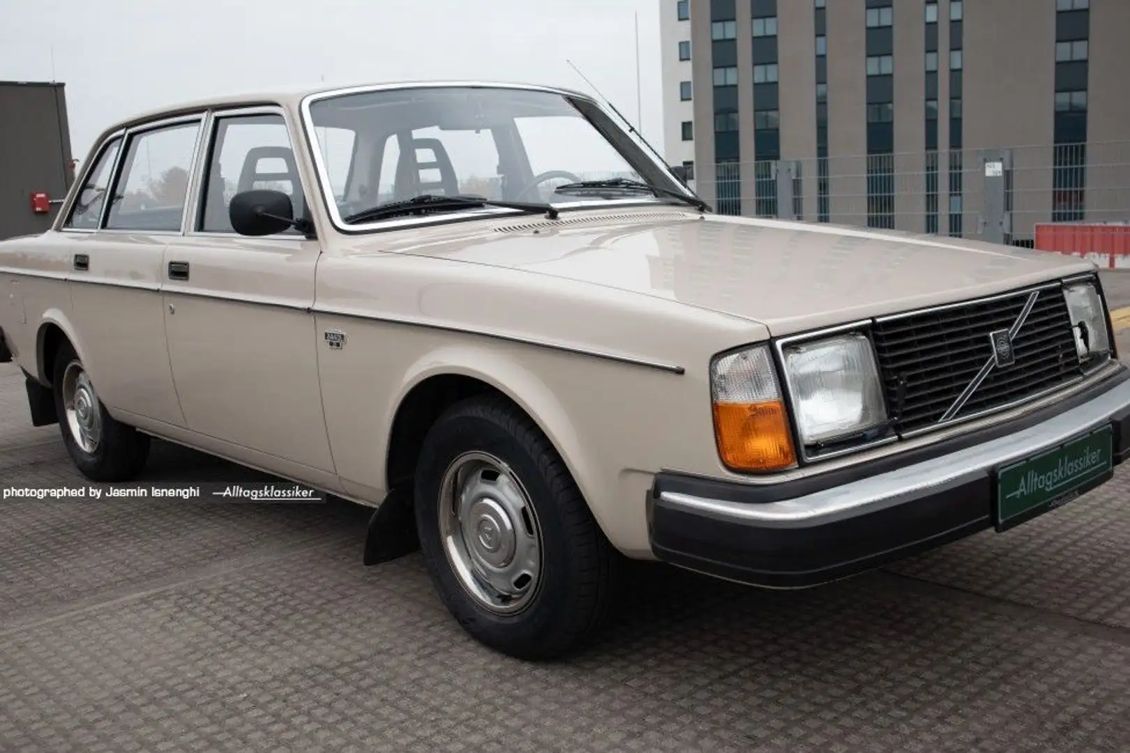 Volvo 244 DL Beige - 2