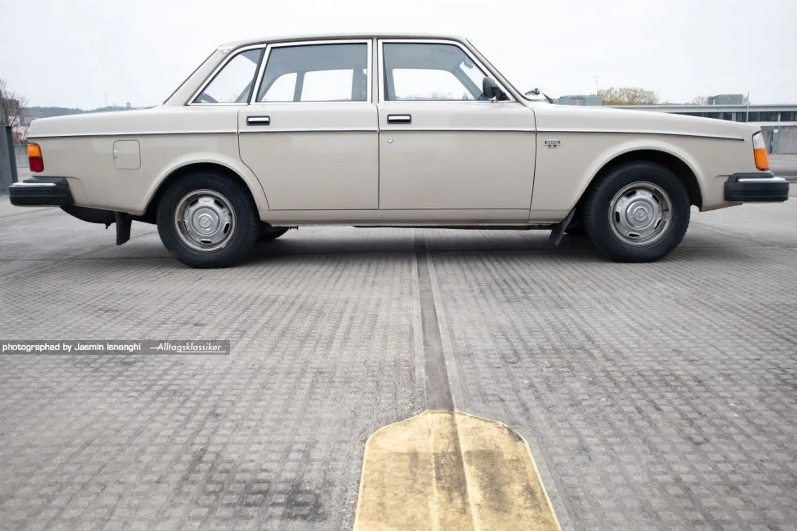Volvo 244 DL Beige - 1