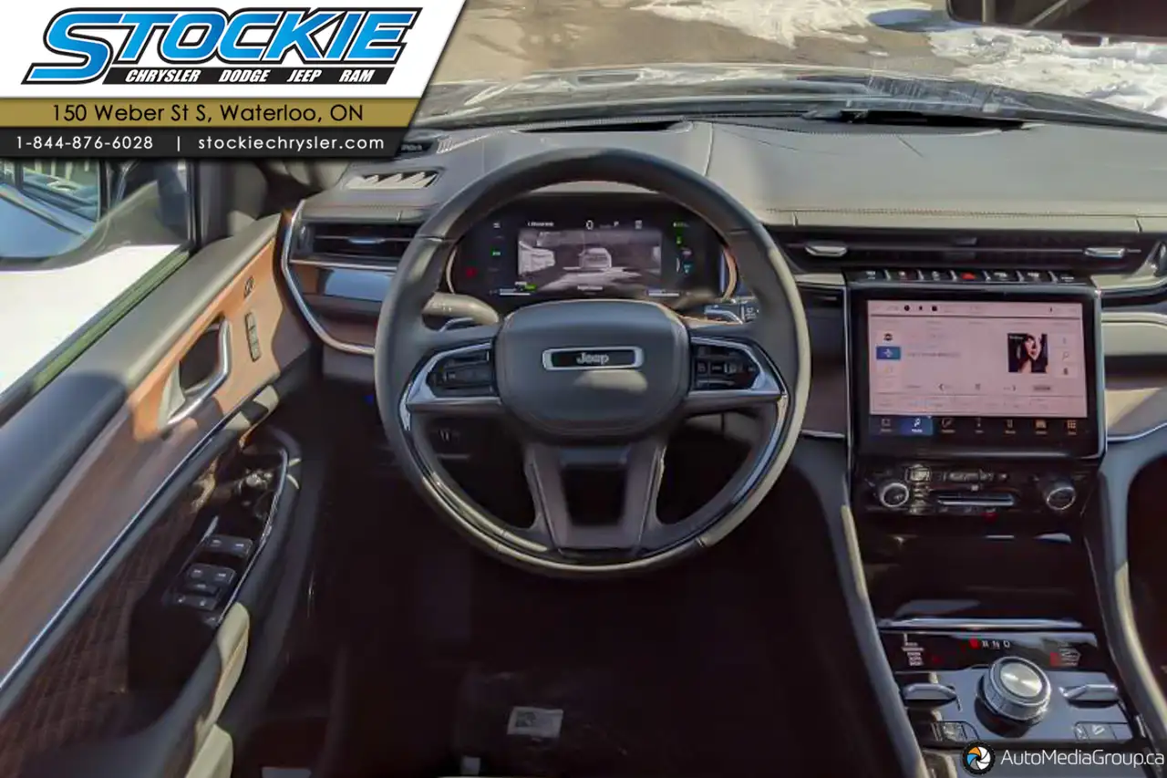 Jeep Grand Cherokee снимка Jeep Grand Cherokee
