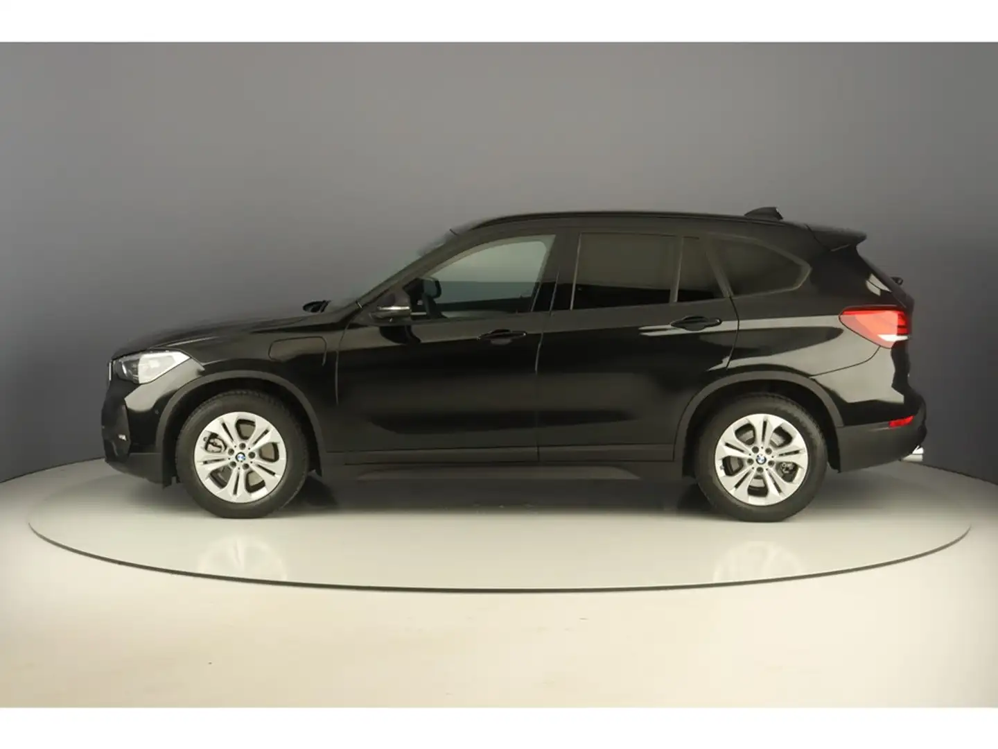 BMW X1 xDrive25e 220pk Pack Business Schwarz - 2