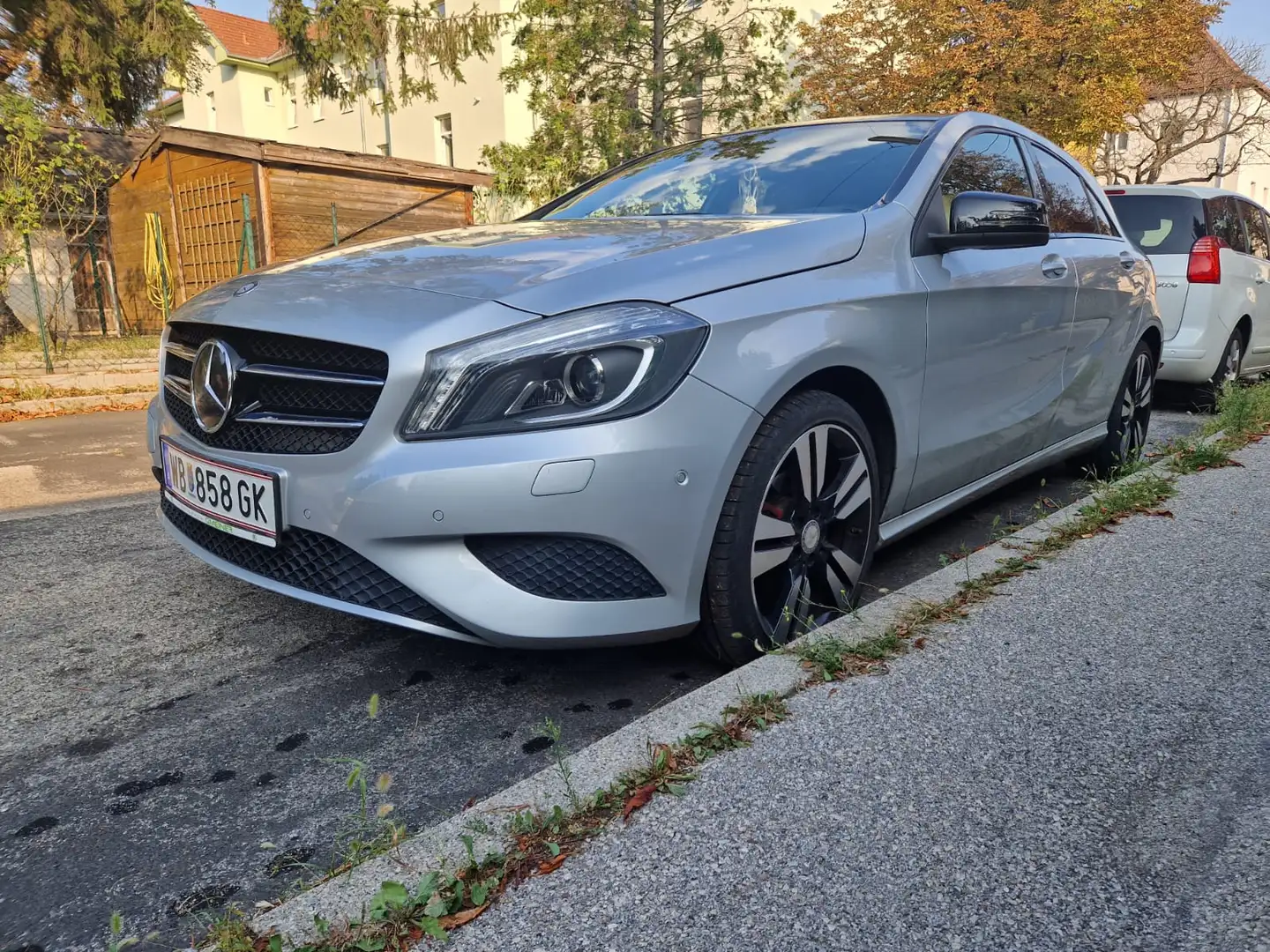Mercedes-Benz 180 Silber - 1