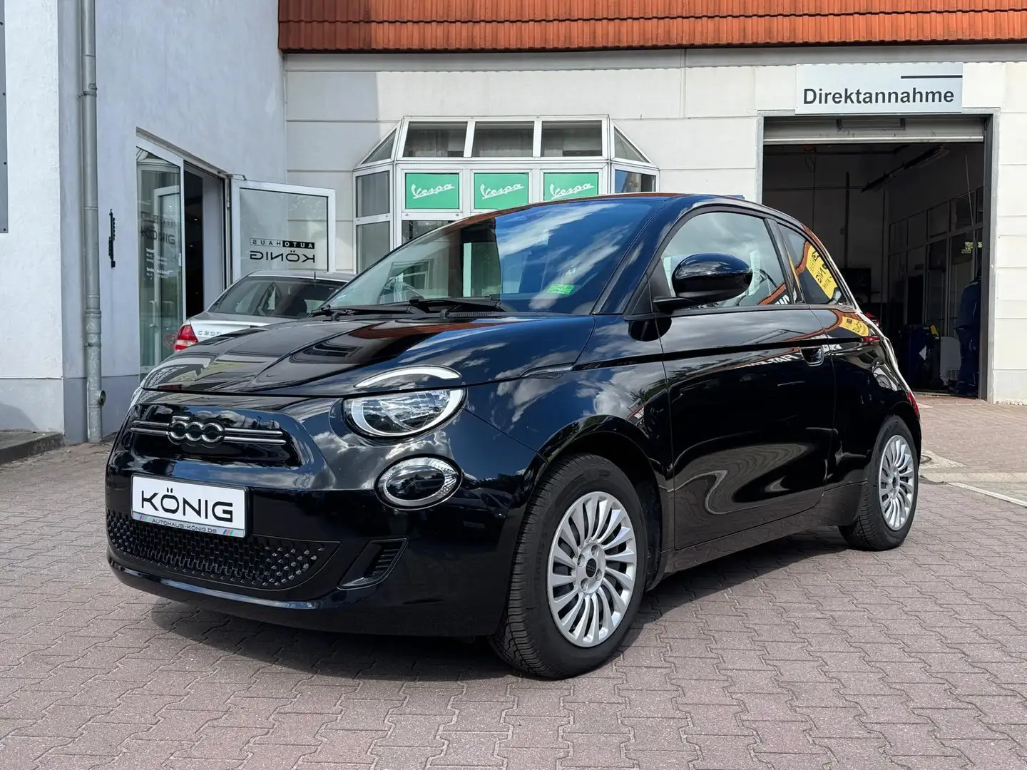 Fiat 500e MY23 118PS 42kWh KLIMA*CARPLAY*TEMPOMAT*DAB Schwarz - 1
