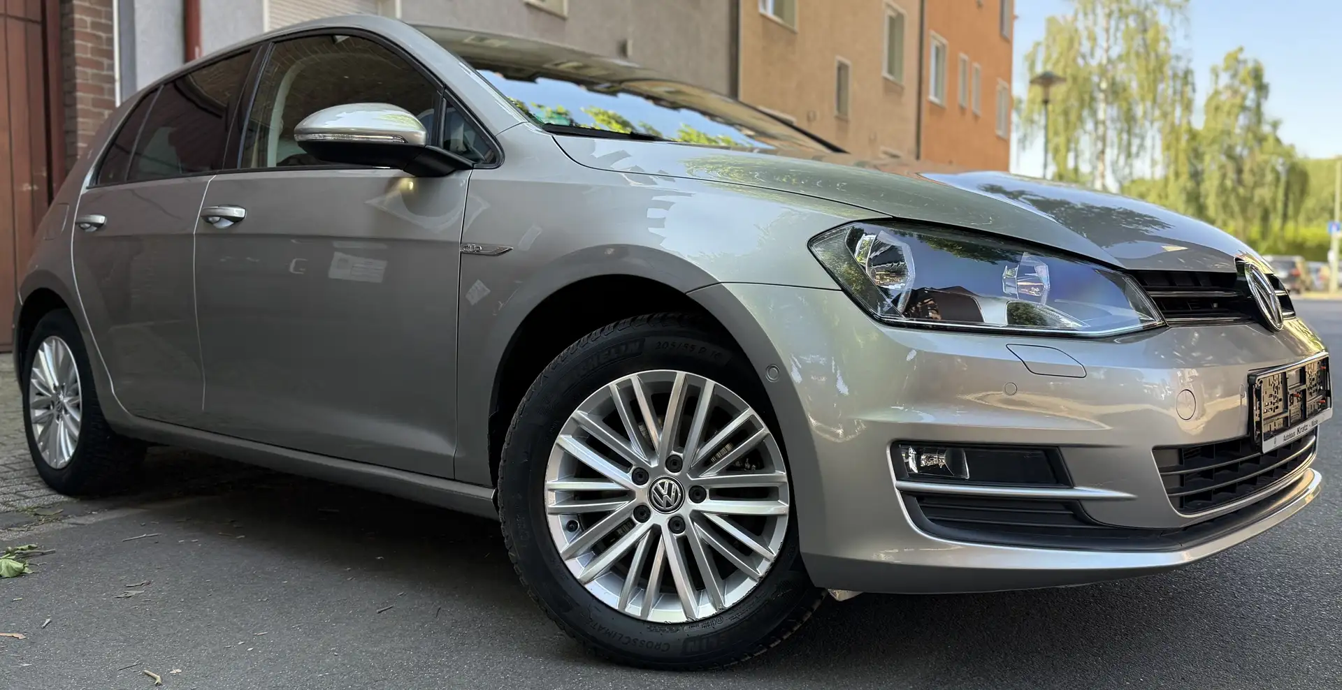 Volkswagen Golf Cup BMT 2HD Klima Navi SHZ Kamera Tüv Garantie Grijs - 2