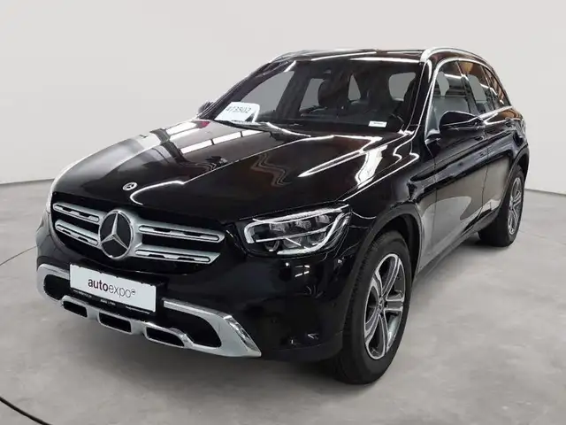 Mercedes-Benz GLC view 2
