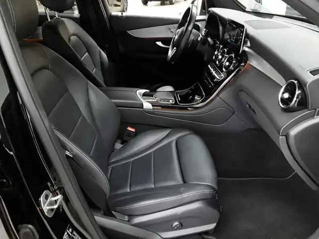 Mercedes-Benz GLC view 8