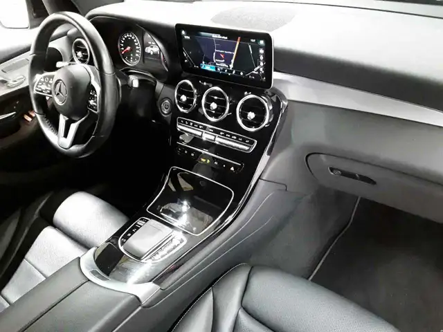 Mercedes-Benz GLC view 9