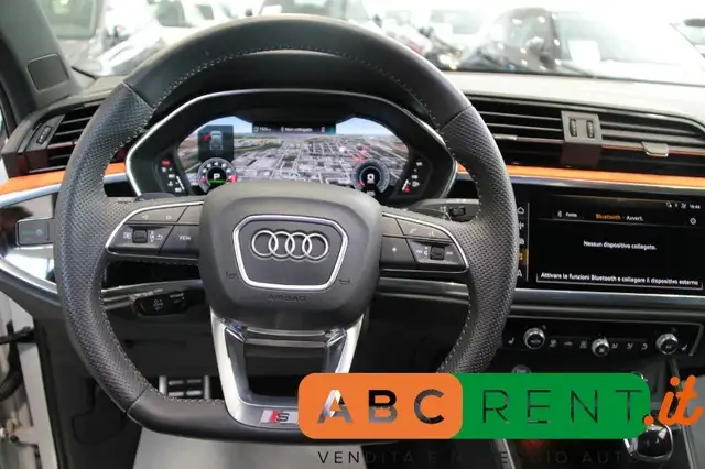 Audi Q3 view 12