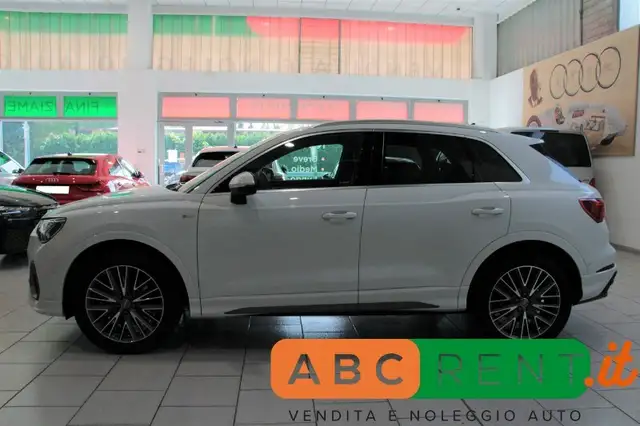 Audi Q3 view 4