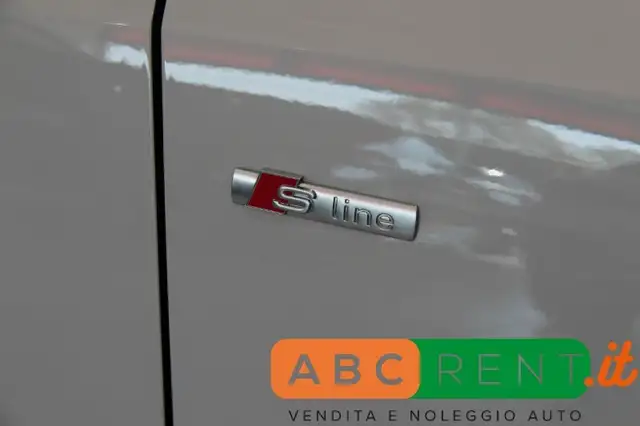 Audi Q3 view 16