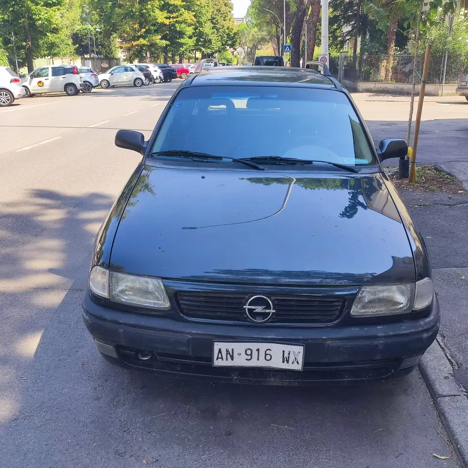 Opel Astra SW 1.4 16v Club Euro96 90cv, foto 5