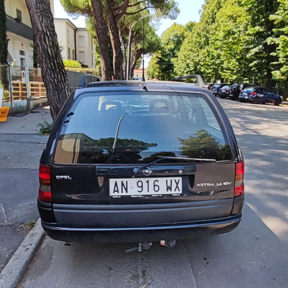 Opel Astra SW 1.4 16v Club Euro96 90cv, foto 3