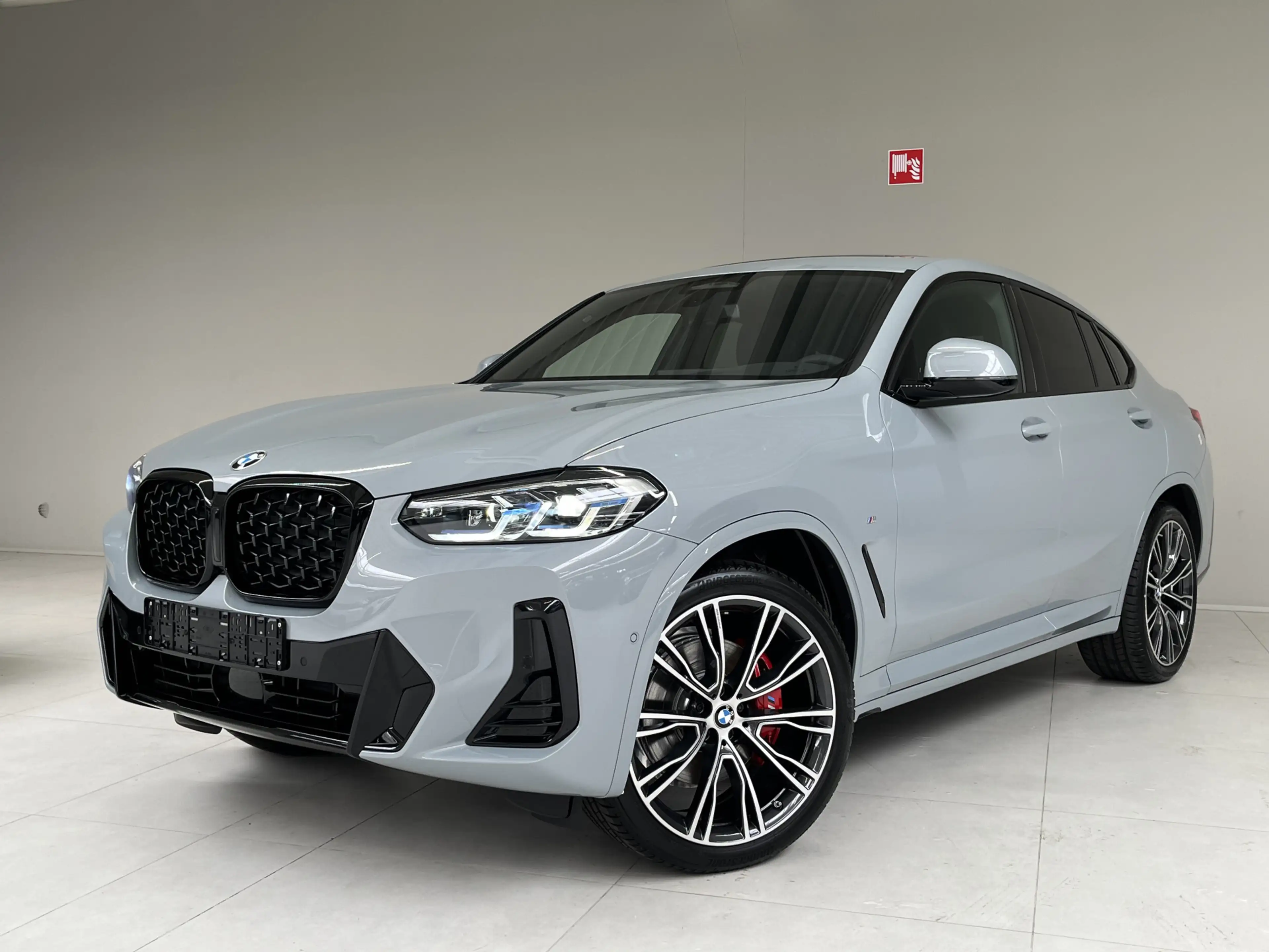 BMW X4 xDrive30i High Executive | M Sport Plus Pack | Bus — photo 2