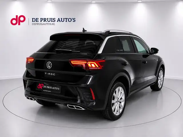 Volkswagen T-Roc view 2