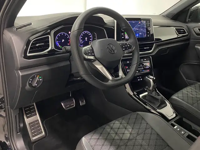 Volkswagen T-Roc view 12