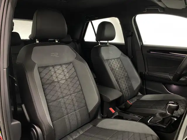 Volkswagen T-Roc view 5
