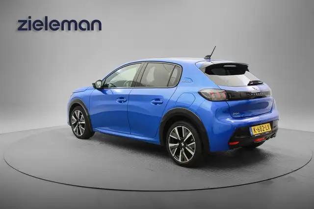 Peugeot 208 view 2